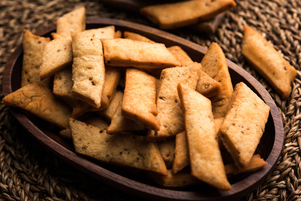 Authentic Nimkii (Namak Para)